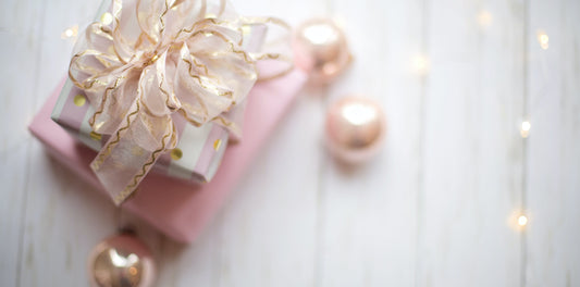 Christmas 2023 Gift Guide for the Woman who seems to have Everything.